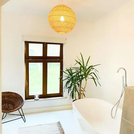 Spacious With Idyllic Orchard Ferienhaus