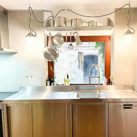 Spacious With Idyllic Orchard Ferienhaus *